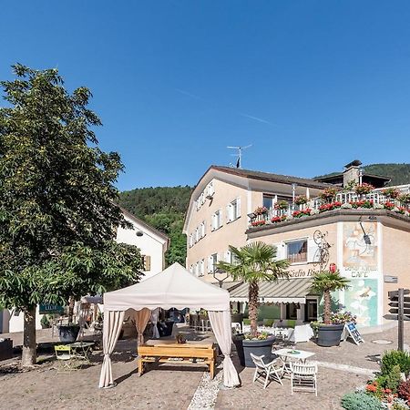 Hotel Weisse Lilie - B&B Rio di Pusteria Buitenkant foto