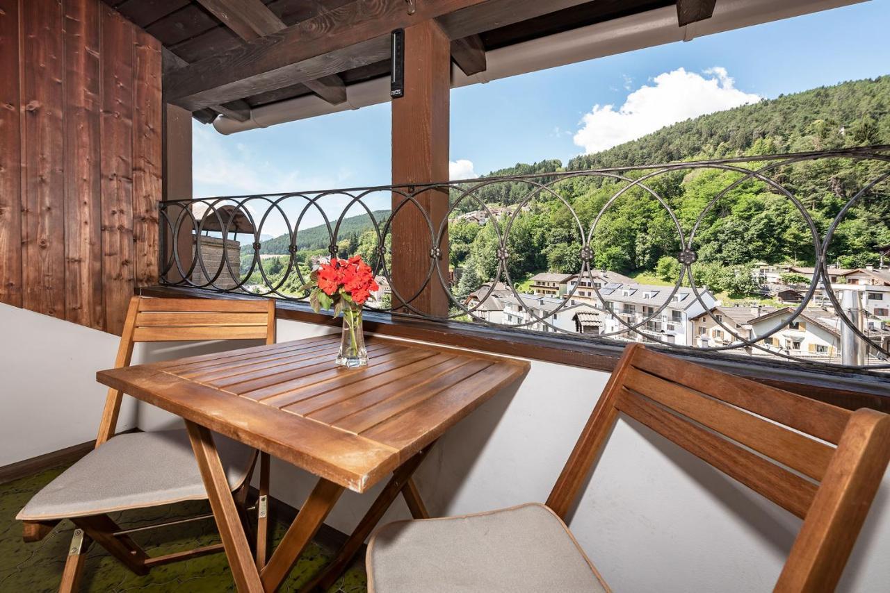 Hotel Weisse Lilie - B&B Rio di Pusteria Buitenkant foto