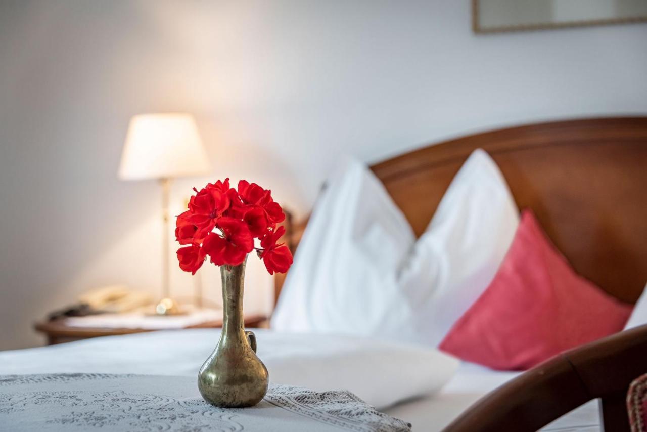 Hotel Weisse Lilie - B&B Rio di Pusteria Buitenkant foto
