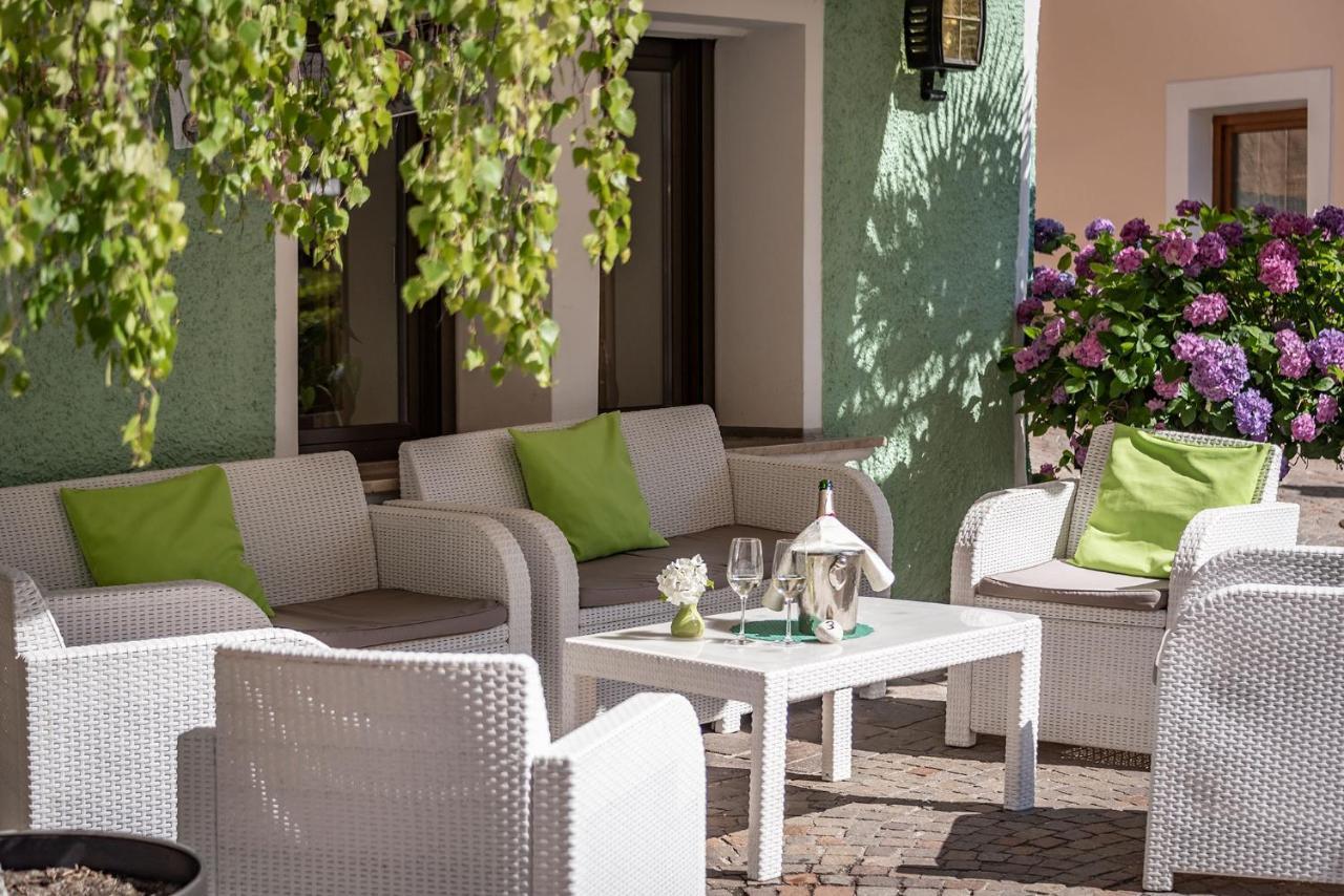 Hotel Weisse Lilie - B&B Rio di Pusteria Buitenkant foto
