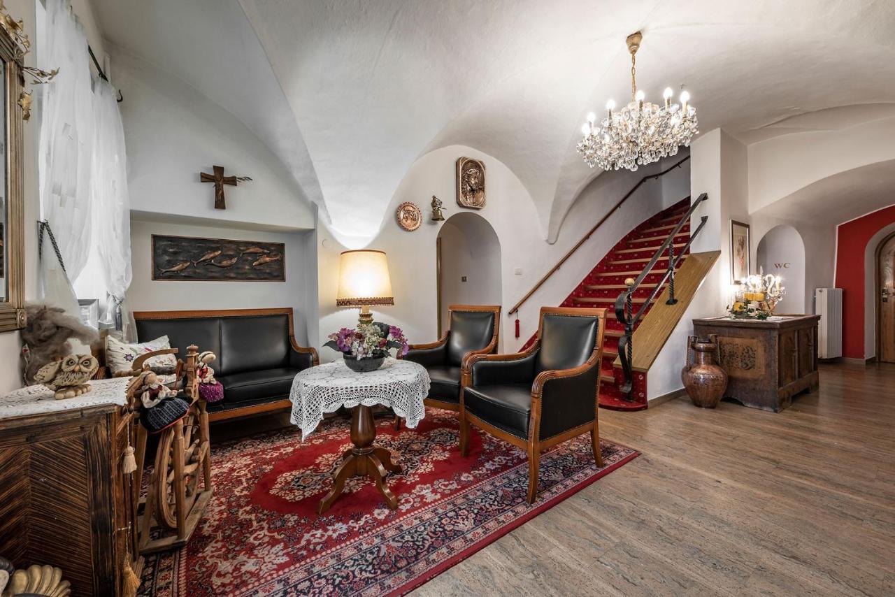 Hotel Weisse Lilie - B&B Rio di Pusteria Buitenkant foto