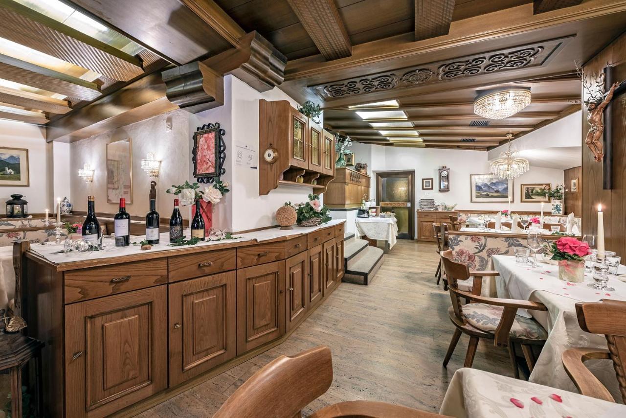 Hotel Weisse Lilie - B&B Rio di Pusteria Buitenkant foto