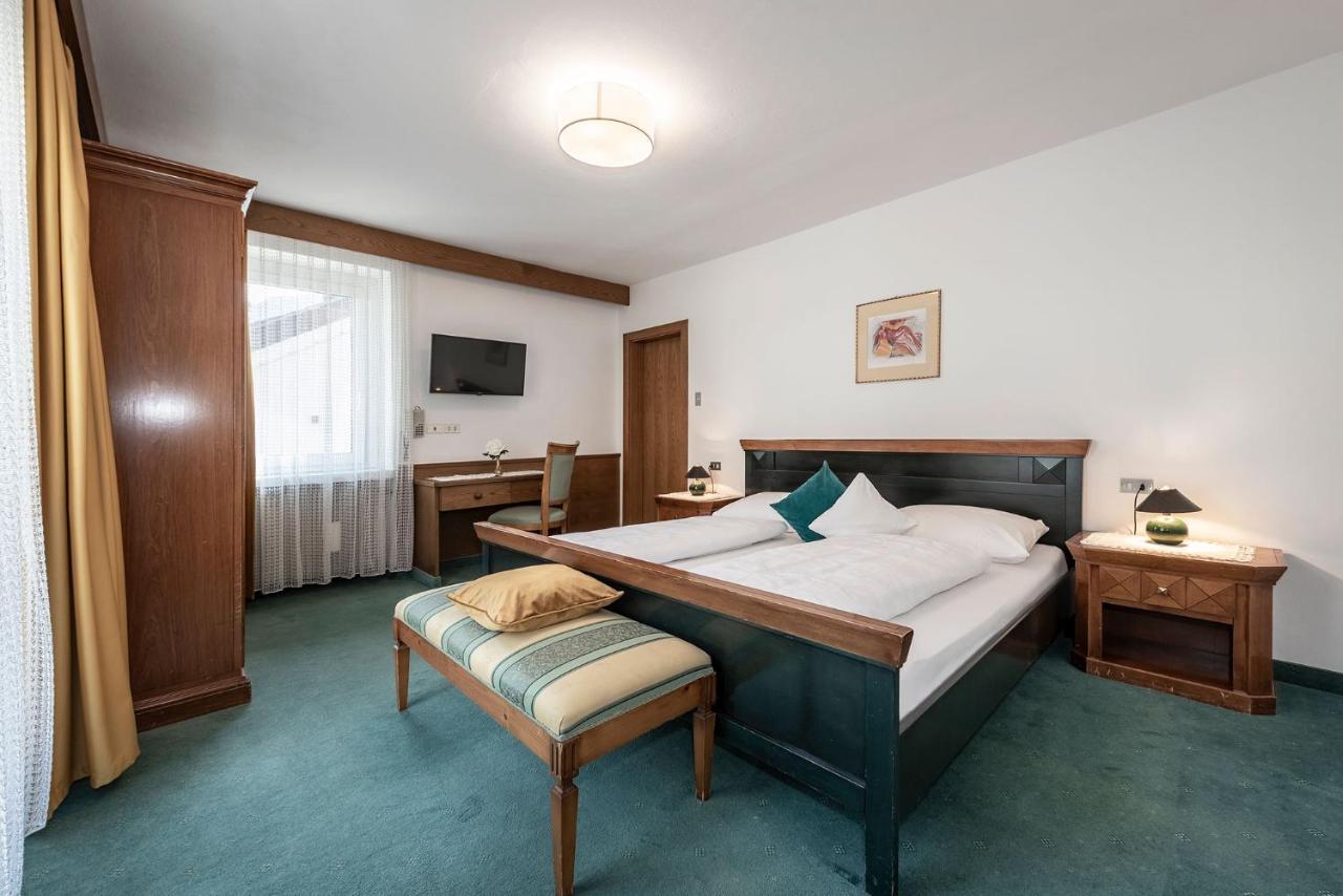 Hotel Weisse Lilie - B&B Rio di Pusteria Buitenkant foto