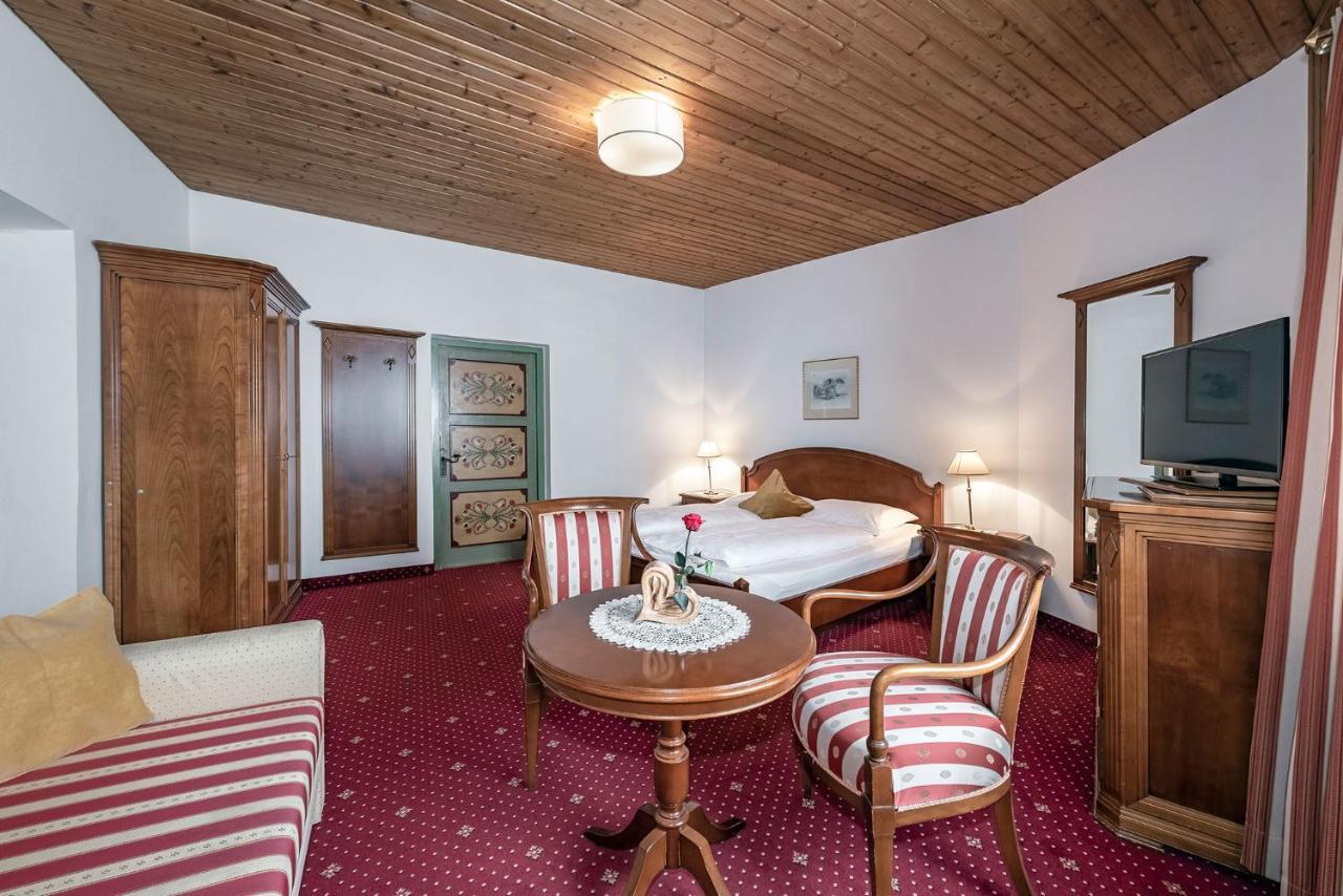 Hotel Weisse Lilie - B&B Rio di Pusteria Buitenkant foto