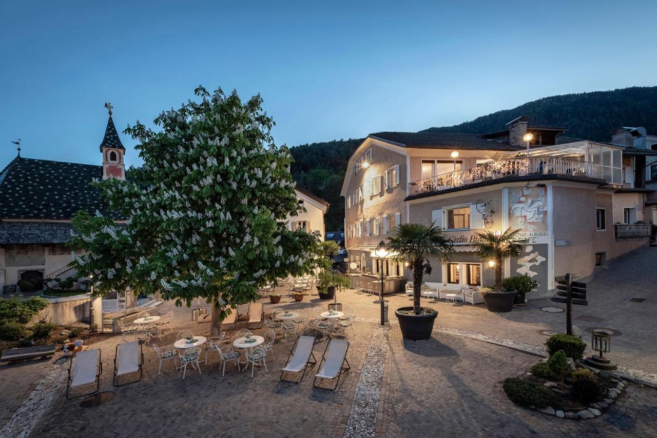Hotel Weisse Lilie - B&B Rio di Pusteria Buitenkant foto