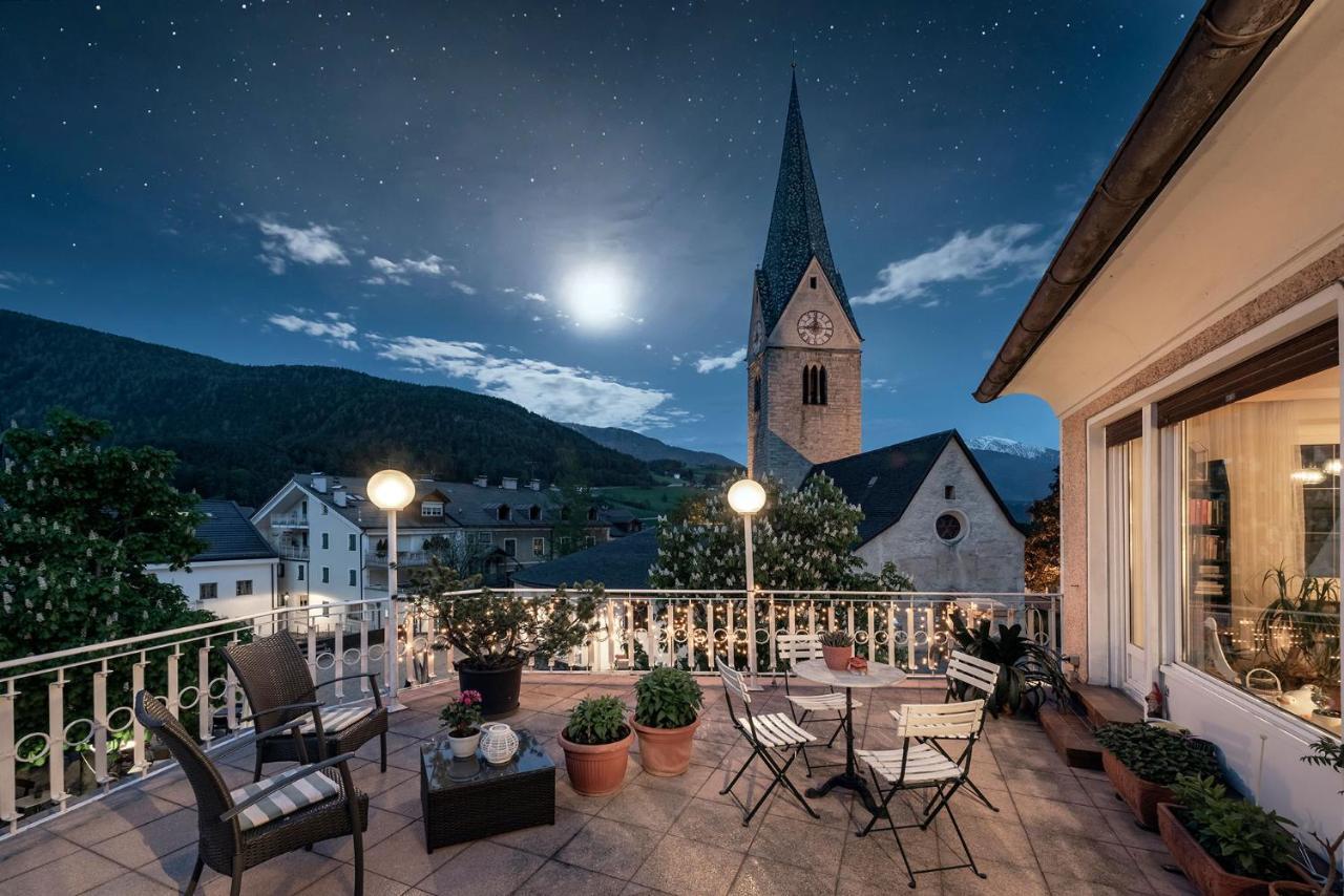 Hotel Weisse Lilie - B&B Rio di Pusteria Buitenkant foto