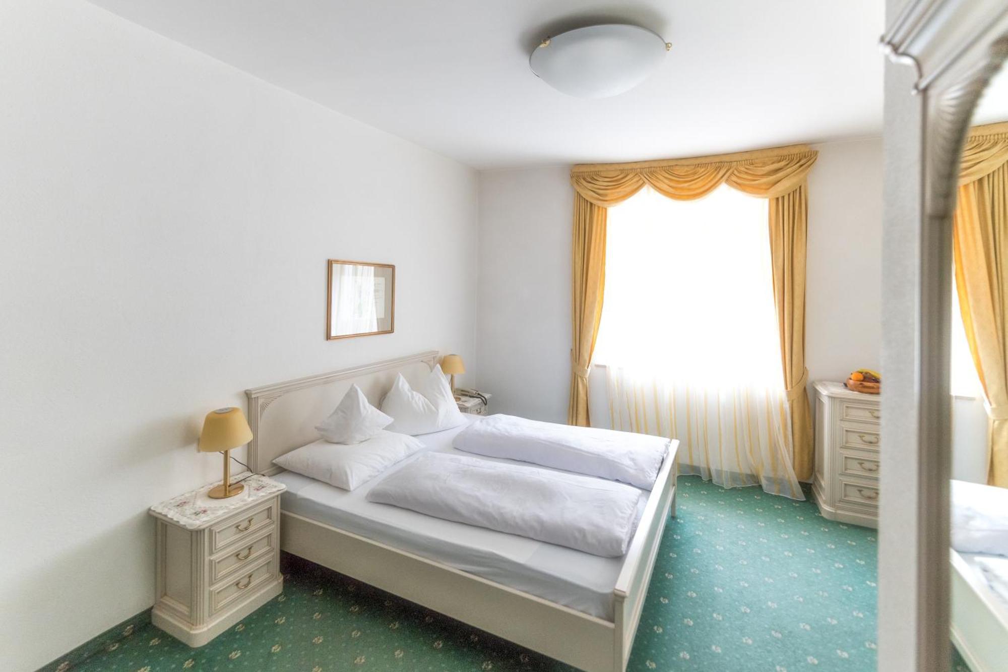 Hotel Weisse Lilie - B&B Rio di Pusteria Kamer foto